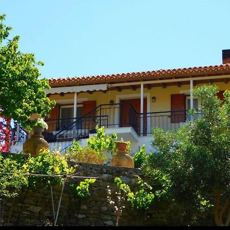 Nirvana Guest House Vasilitsion Exterior photo